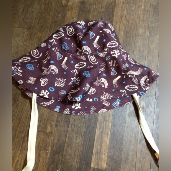 roumalda Accessories - NEW! Rare Roumalda mermaid bucket hat